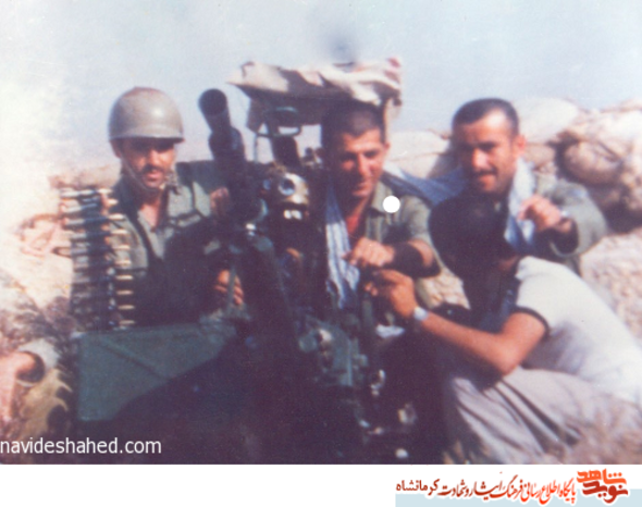 شهید اردشیر ویسمرادی نصر آبادی- نفر دوم از سمت چپ