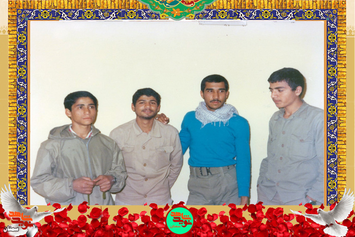 نفر اول از راست شهید محمد سلطانیه