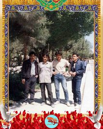 نفر دوم از راست شهید محمود اکبری