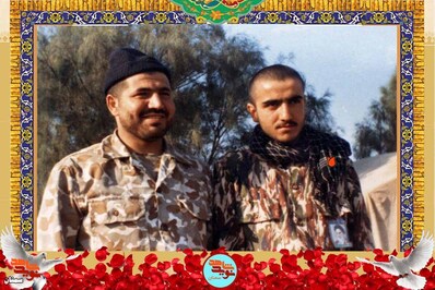 نفر سمت راست شهید محمد فرح‌زاد
