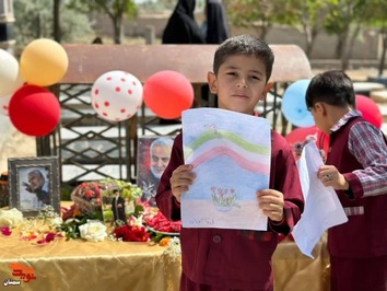 تجدید عهد و پیمان دانش‌آموزان با شهدا- بیست و هفتم اردیبهشت ۱۴۰۳ روستای چهارطاق شهرستان شاهرود