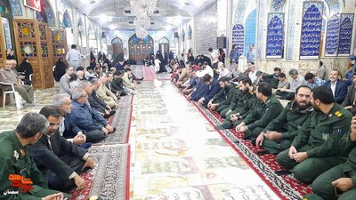 آیین میهمانی لاله‌ها در هفته دفاع مقدس- پنجم مهرماه ۱۴۰۳ گلزار شهدای امامزاده یحیی(ع) شهرستان سمنان