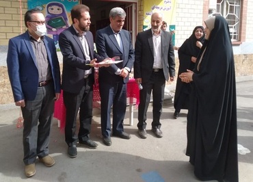 تجلیل از معلمان مدرسه شهید اخوان