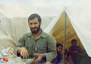 صحبت اله صالحی - پشت سر : شهید احمد باقری - شهید علی جعفری