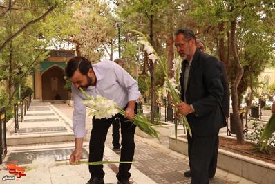 تجدید میثاق جمعی از کارکنان ادارات شاهرود و بسطام با آرمان‌های شهدا- بیست و سوم تیرماه ۱۴۰۴ گلزار شهدای شهرستان شاهرود