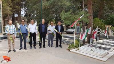 تجدید میثاق جمعی از کارکنان ادارات شاهرود و بسطام با آرمان‌های شهدا- بیست و سوم تیرماه ۱۴۰۴ گلزار شهدای شهرستان شاهرود