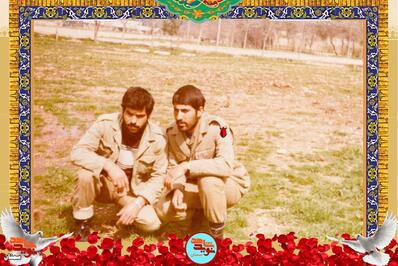 نفر سمت راست شهید نورالله احمدی