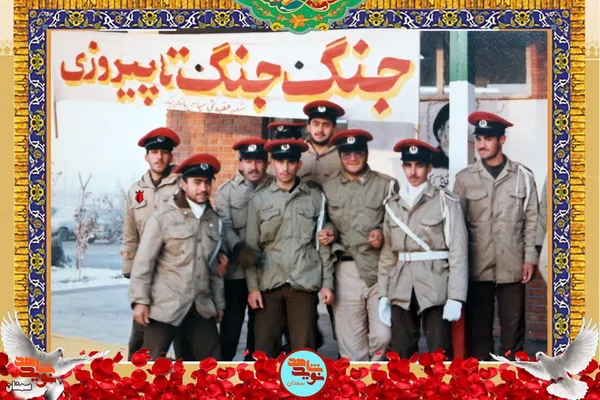 ردیف دوم، نفر اول از چپ شهید داود خاکساری