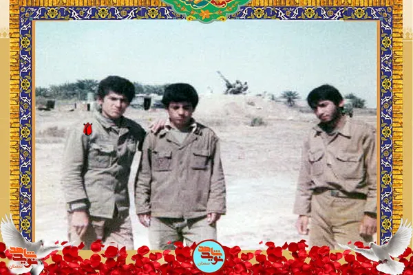 نفر سمت چپ شهید محمود امی