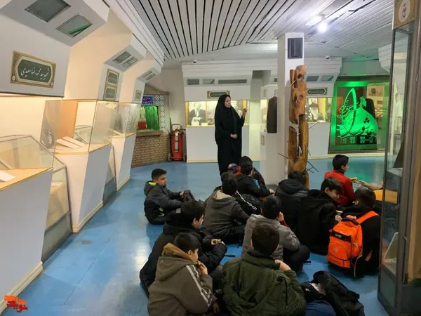 دانش&zwnj;آموزان
دبستان 
پسرانه شهید صدوقی